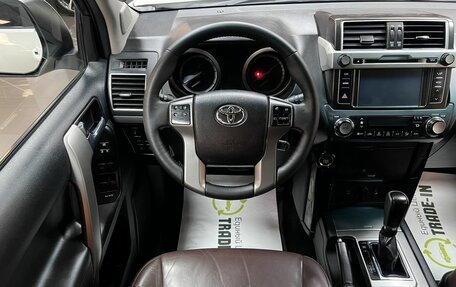 Toyota Land Cruiser Prado 150 рестайлинг 2, 2016 год, 3 695 000 рублей, 12 фотография