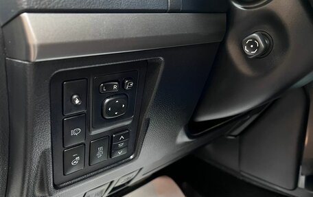 Toyota Land Cruiser Prado 150 рестайлинг 2, 2016 год, 3 695 000 рублей, 18 фотография