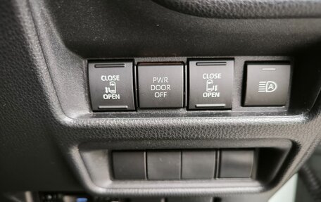 Toyota Sienta, 2023 год, 1 550 000 рублей, 22 фотография