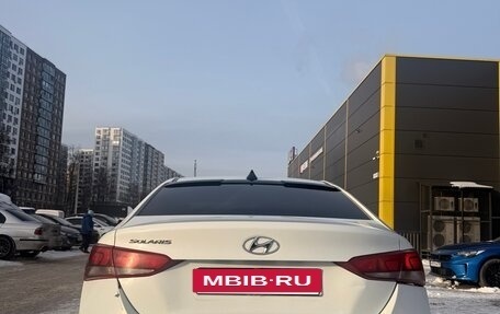 Hyundai Solaris II рестайлинг, 2018 год, 655 000 рублей, 3 фотография
