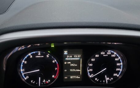 Toyota RAV4, 2018 год, 2 600 000 рублей, 6 фотография