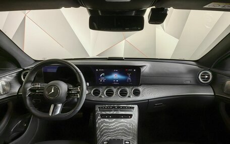 Mercedes-Benz E-Класс, 2022 год, 6 200 000 рублей, 14 фотография