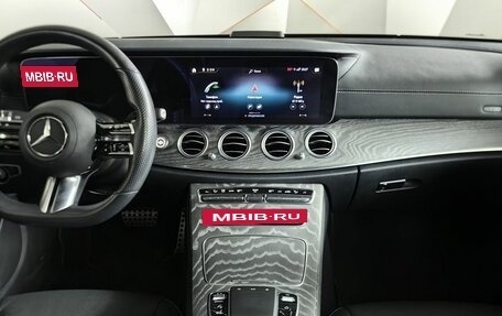 Mercedes-Benz E-Класс, 2022 год, 6 200 000 рублей, 15 фотография