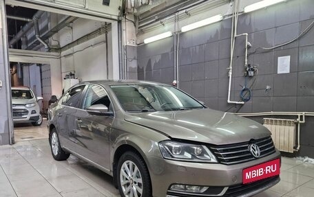 Volkswagen Passat B7, 2011 год, 1 055 000 рублей, 1 фотография