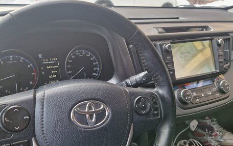 Toyota RAV4, 2018 год, 2 200 000 рублей, 7 фотография