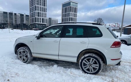 Volkswagen Touareg III, 2012 год, 2 090 000 рублей, 2 фотография
