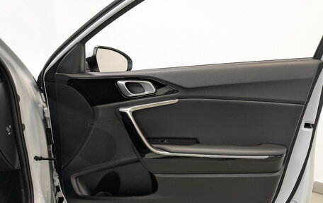 KIA cee'd III, 2020 год, 2 050 000 рублей, 24 фотография