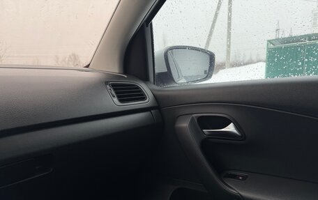 Volkswagen Polo VI (EU Market), 2017 год, 1 050 000 рублей, 36 фотография