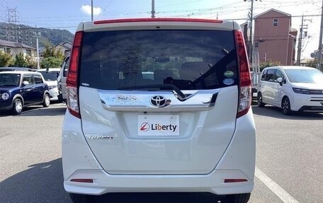 Toyota Roomy I, 2017 год, 800 000 рублей, 5 фотография