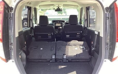 Toyota Roomy I, 2017 год, 800 000 рублей, 14 фотография