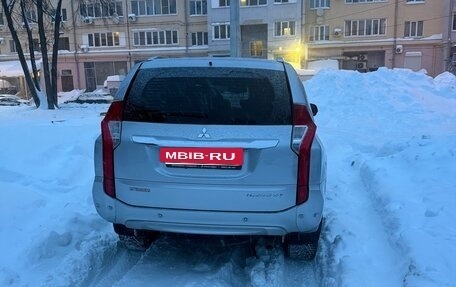 Mitsubishi Pajero Sport III рестайлинг, 2017 год, 3 000 000 рублей, 2 фотография
