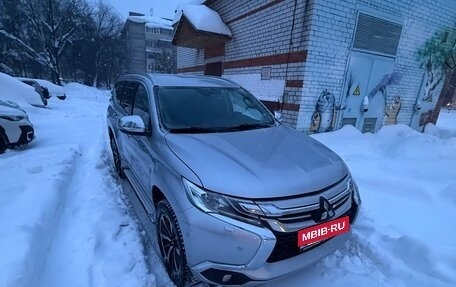 Mitsubishi Pajero Sport III рестайлинг, 2017 год, 3 000 000 рублей, 3 фотография