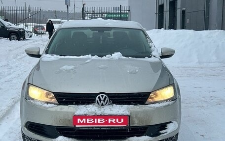 Volkswagen Jetta VI, 2014 год, 965 000 рублей, 3 фотография
