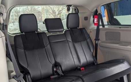 Chrysler Voyager IV, 2013 год, 1 995 000 рублей, 12 фотография