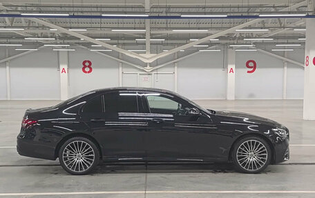 Mercedes-Benz E-Класс, 2020 год, 4 700 000 рублей, 4 фотография