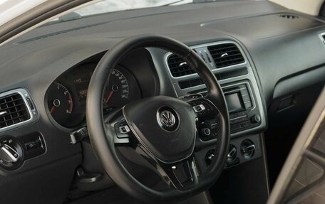 Volkswagen Polo VI (EU Market), 2016 год, 700 000 рублей, 11 фотография