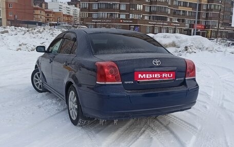 Toyota Avensis III рестайлинг, 2005 год, 710 000 рублей, 2 фотография