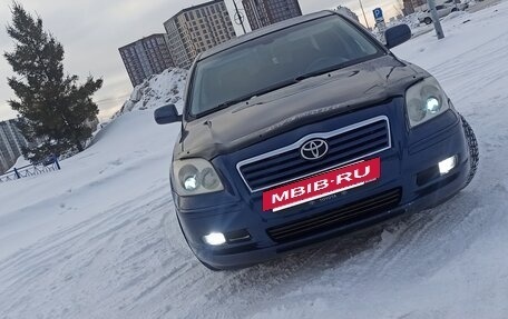 Toyota Avensis III рестайлинг, 2005 год, 710 000 рублей, 5 фотография