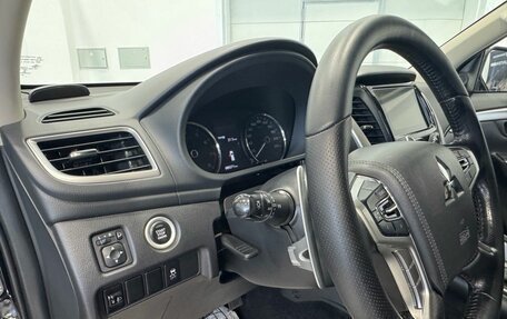 Mitsubishi Pajero Sport III рестайлинг, 2019 год, 3 495 000 рублей, 14 фотография