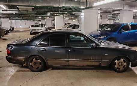 Mercedes-Benz E-Класс, 1996 год, 250 000 рублей, 3 фотография