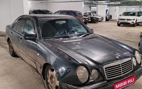 Mercedes-Benz E-Класс, 1996 год, 250 000 рублей, 2 фотография
