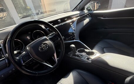 Toyota Camry, 2021 год, 3 500 000 рублей, 10 фотография