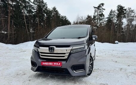 Honda Stepwgn IV, 2018 год, 2 000 000 рублей, 1 фотография