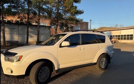 Mitsubishi Outlander III рестайлинг 3, 2011 год, 980 000 рублей, 11 фотография