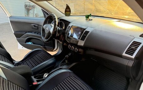 Mitsubishi Outlander III рестайлинг 3, 2011 год, 980 000 рублей, 5 фотография