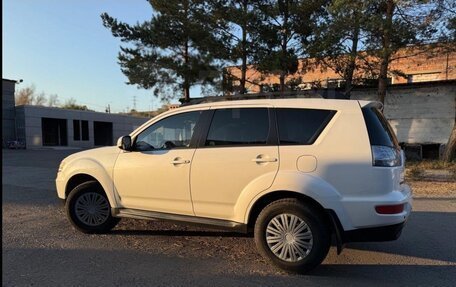 Mitsubishi Outlander III рестайлинг 3, 2011 год, 980 000 рублей, 12 фотография