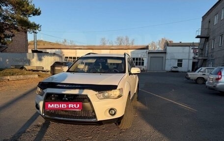 Mitsubishi Outlander III рестайлинг 3, 2011 год, 980 000 рублей, 2 фотография