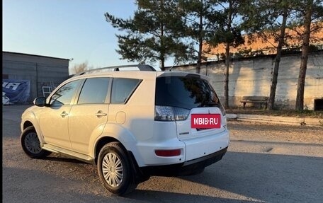 Mitsubishi Outlander III рестайлинг 3, 2011 год, 980 000 рублей, 3 фотография