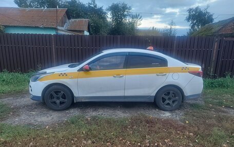 KIA Rio IV, 2018 год, 600 000 рублей, 3 фотография