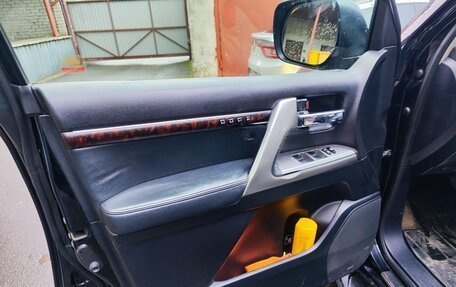 Toyota Land Cruiser 200, 2012 год, 16 фотография