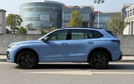 Volkswagen Tiguan II, 2025 год, 4 490 000 рублей, 3 фотография