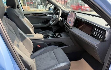 Volkswagen Tiguan II, 2025 год, 4 490 000 рублей, 8 фотография