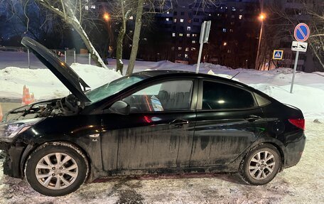 Hyundai Solaris II рестайлинг, 2015 год, 690 000 рублей, 2 фотография