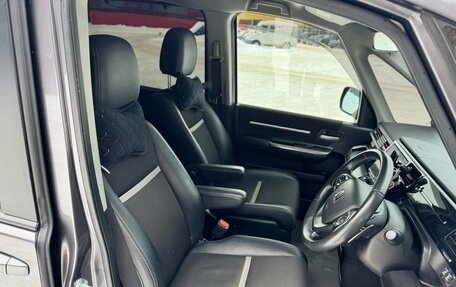 Honda Stepwgn IV, 2018 год, 2 000 000 рублей, 6 фотография