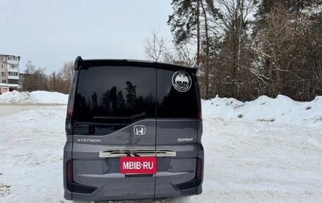 Honda Stepwgn IV, 2018 год, 2 000 000 рублей, 4 фотография