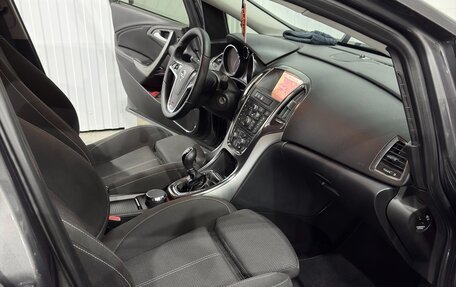 Opel Astra J, 2010 год, 800 000 рублей, 3 фотография