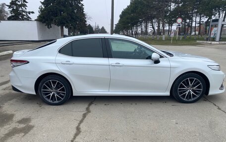 Toyota Camry, 2021 год, 3 250 000 рублей, 4 фотография