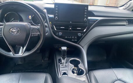 Toyota Camry, 2021 год, 3 250 000 рублей, 10 фотография