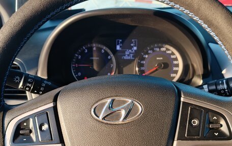 Hyundai Solaris II рестайлинг, 2015 год, 890 000 рублей, 3 фотография