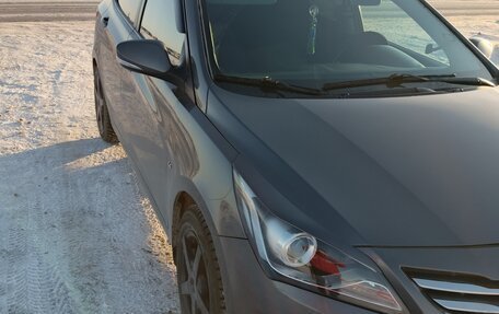 Hyundai Solaris II рестайлинг, 2015 год, 890 000 рублей, 5 фотография