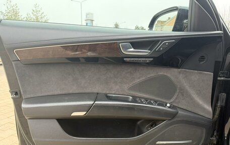 Audi A8, 2011 год, 1 780 000 рублей, 14 фотография