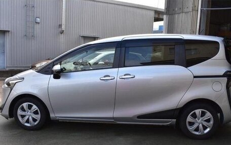 Toyota Sienta II, 2022 год, 1 150 000 рублей, 4 фотография