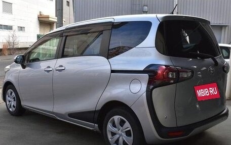 Toyota Sienta II, 2022 год, 1 150 000 рублей, 5 фотография