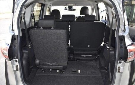 Toyota Sienta II, 2022 год, 1 150 000 рублей, 12 фотография