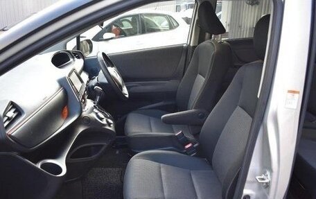 Toyota Sienta II, 2022 год, 1 150 000 рублей, 8 фотография