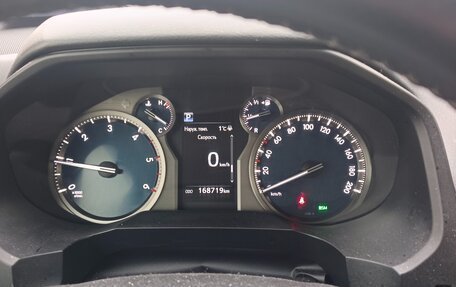 Toyota Land Cruiser Prado 150 рестайлинг 2, 2019 год, 4 150 000 рублей, 6 фотография